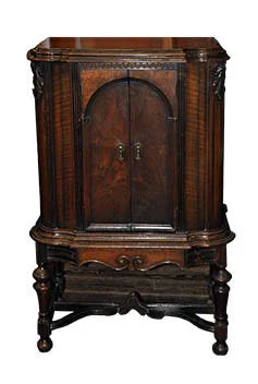 1931 PHILCO MODEL 90 SUPERHETERODYNE CATHEDRAL CABINET RADIO